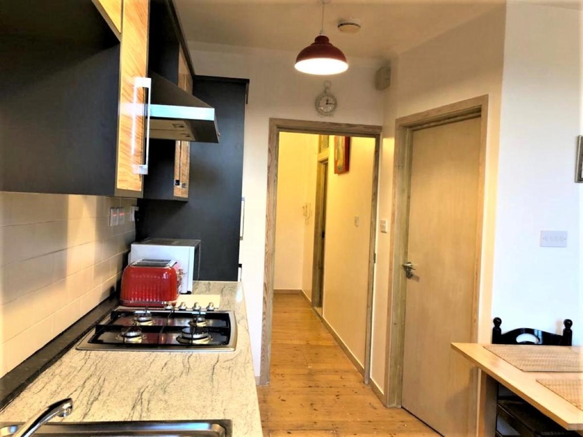 Splendid 1 Bedroom Flat + Terrace London Exterior photo