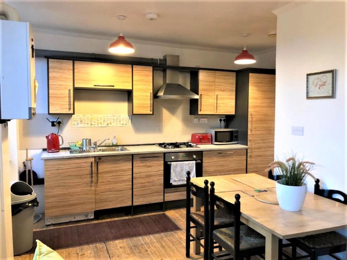 Splendid 1 Bedroom Flat + Terrace London Exterior photo